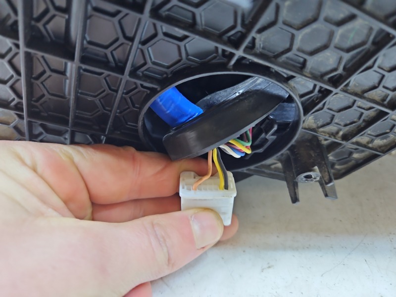 Фара правая