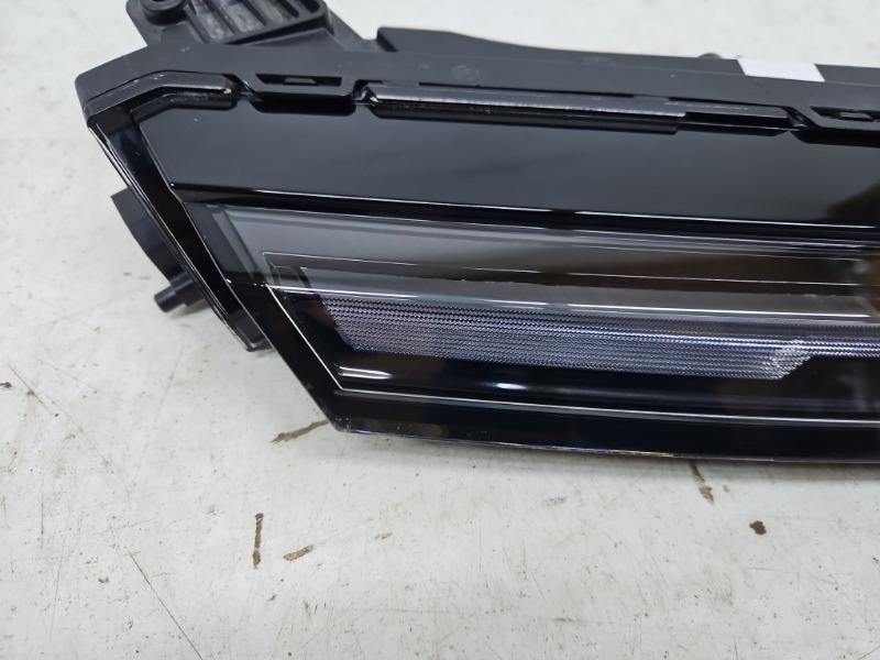 Фара дневного света правая (ходовые огни)