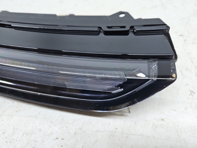 Фара дневного света правая (ходовые огни)