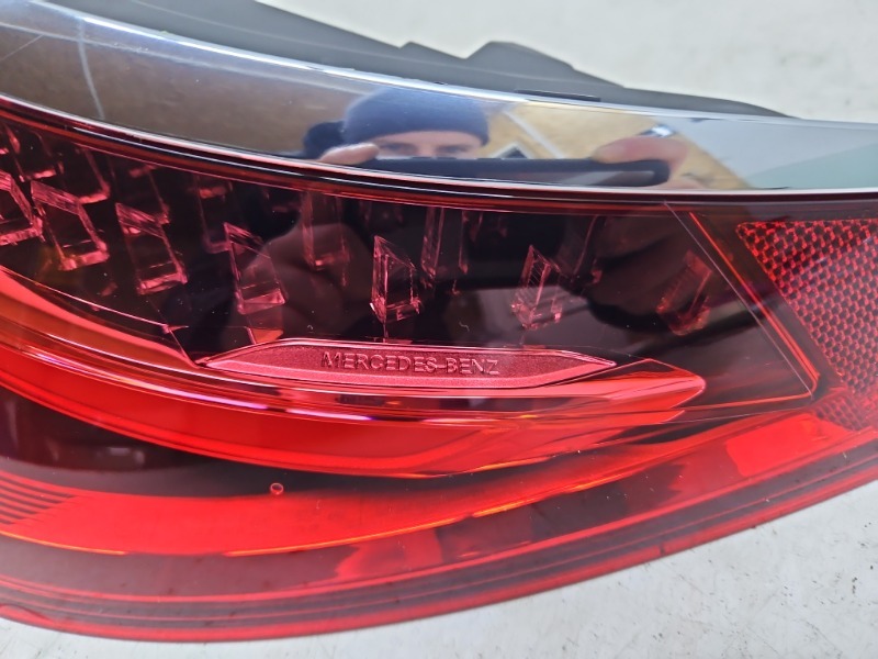 Фонарь задний правый