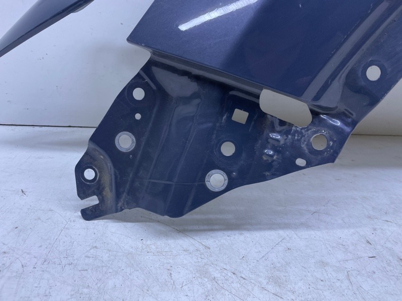 Крыло переднее левое