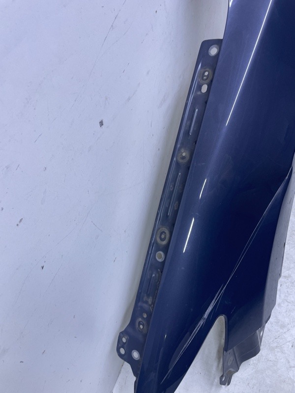 Крыло переднее левое