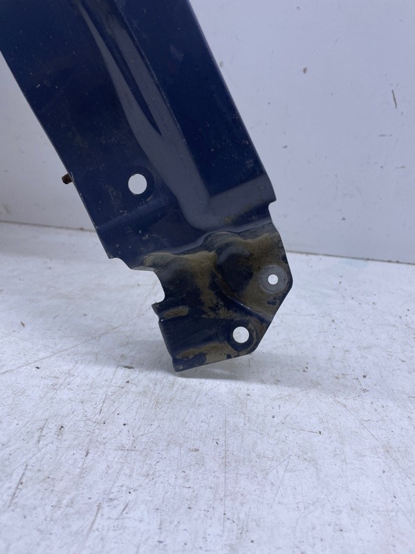 Крыло переднее левое