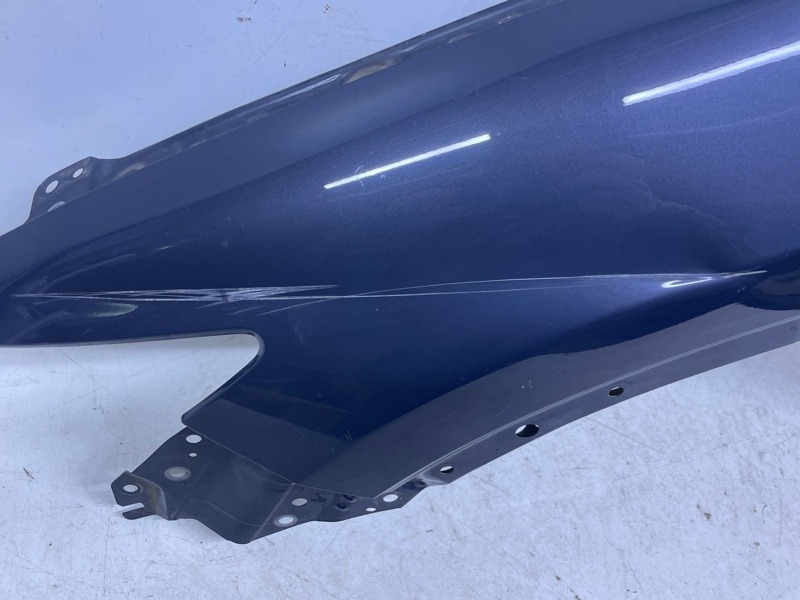 Крыло переднее левое