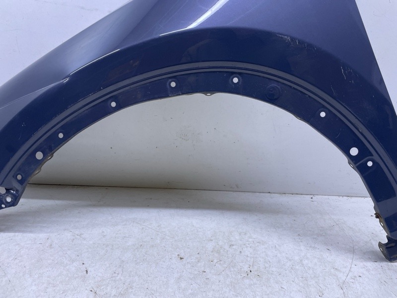 Крыло переднее левое