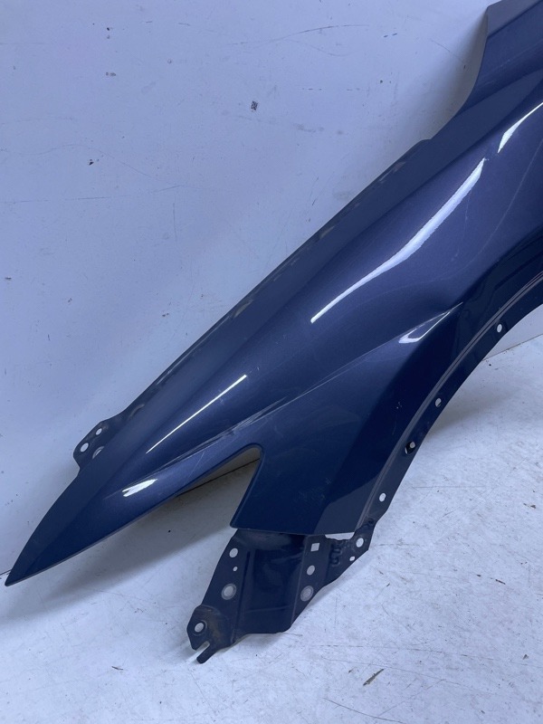 Крыло переднее левое