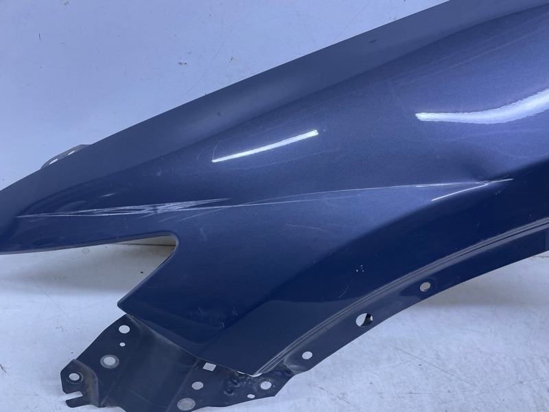 Крыло переднее левое