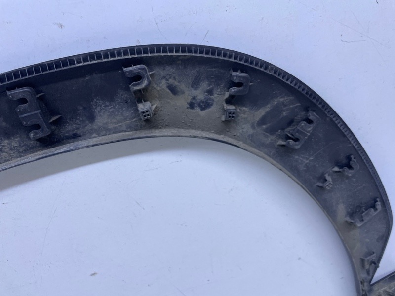 Накладка переднего крыла правого