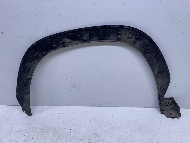 Накладка переднего крыла правого