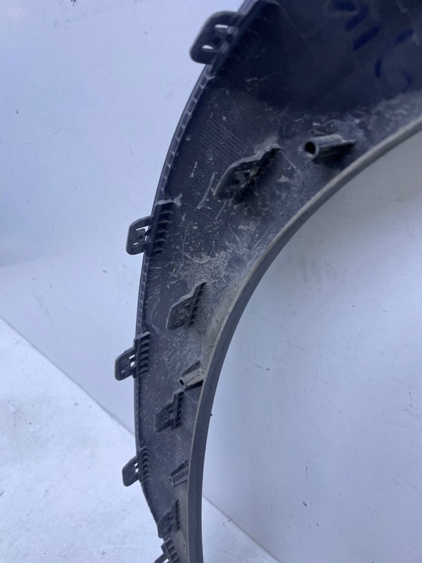 Накладка переднего крыла правого