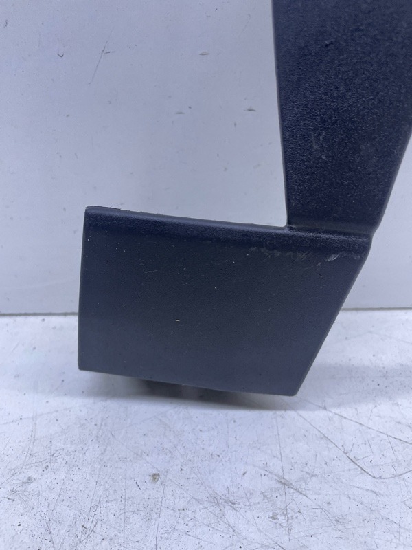 Накладка переднего крыла правого