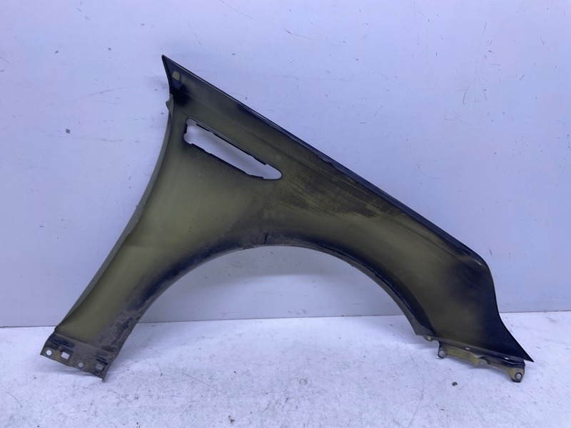 Крыло переднее левое