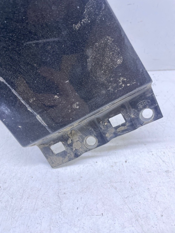 Крыло переднее левое