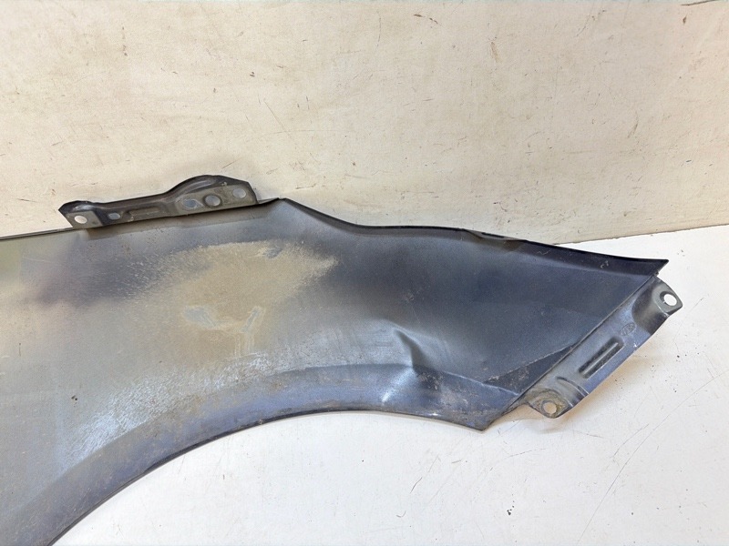 Крыло переднее левое