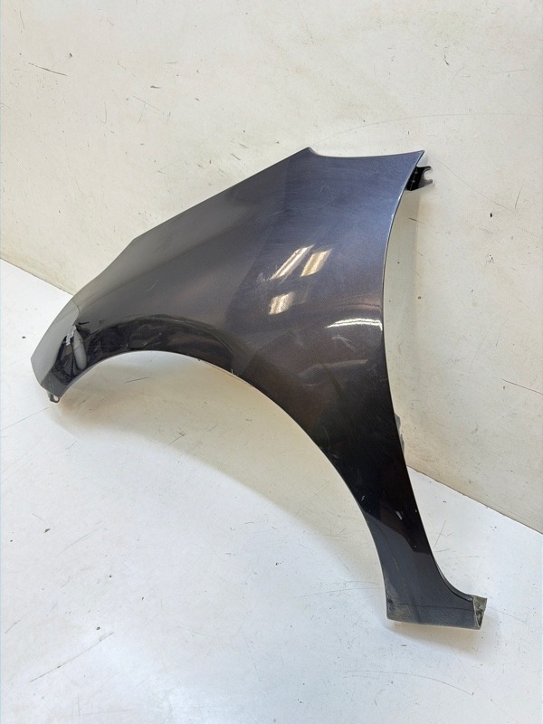 Крыло переднее левое