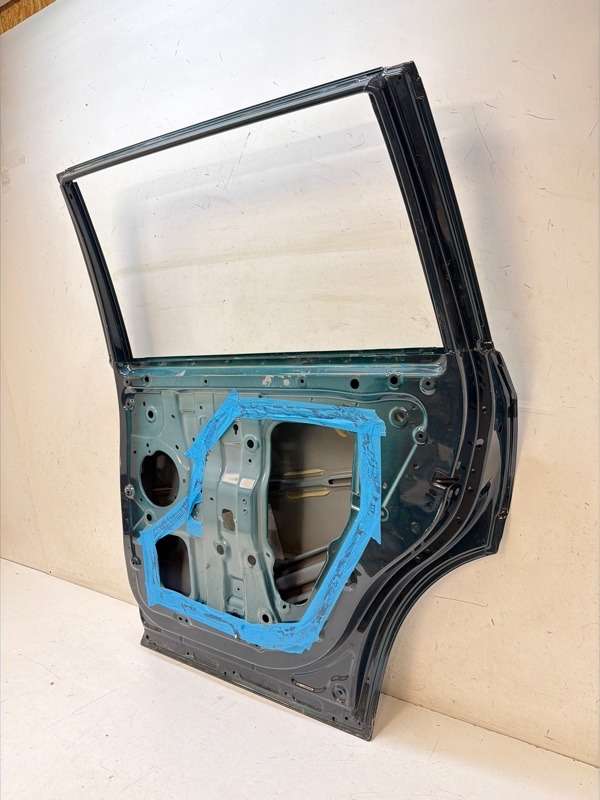 Дверь задняя правая