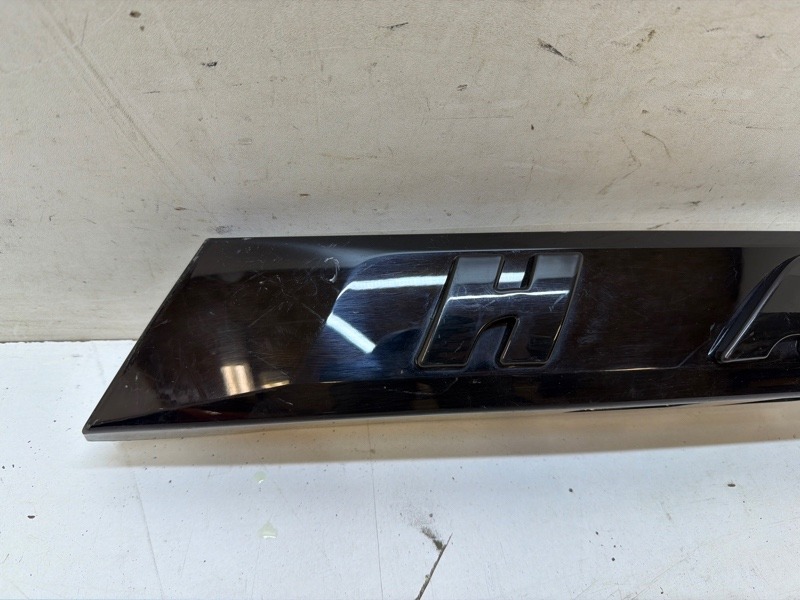 Накладка крышки багажника