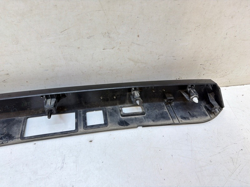 Накладка крышки багажника