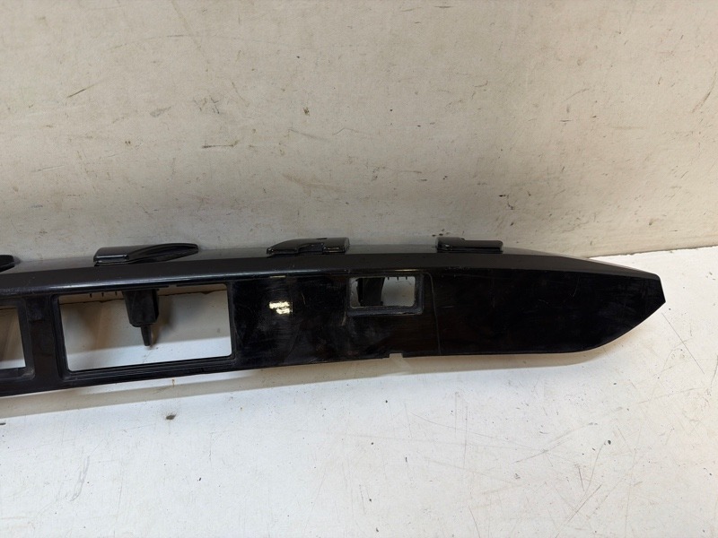 Накладка крышки багажника