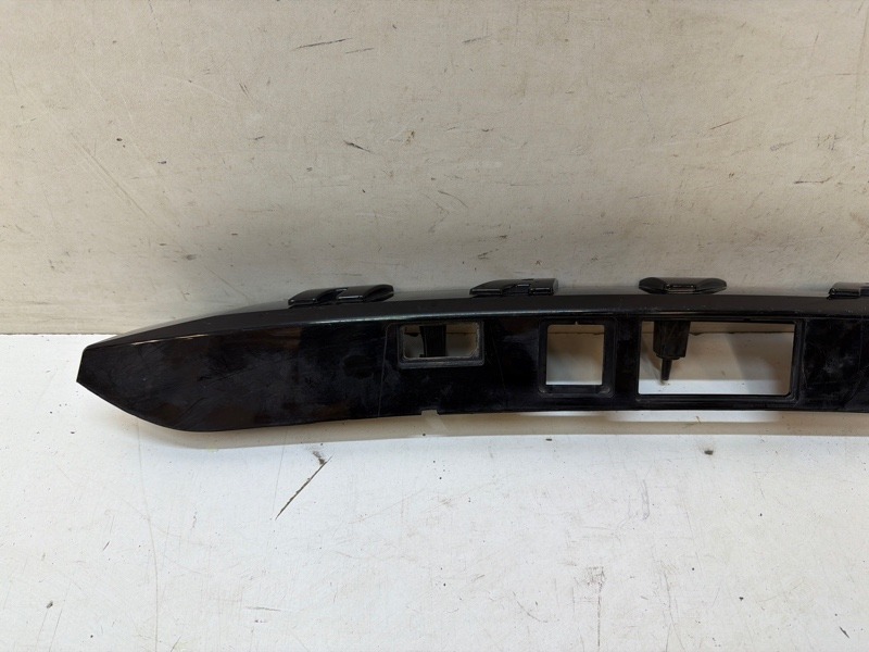 Накладка крышки багажника