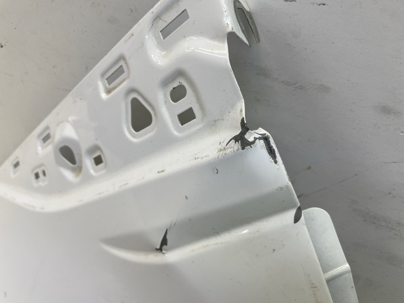 Крыло переднее левое