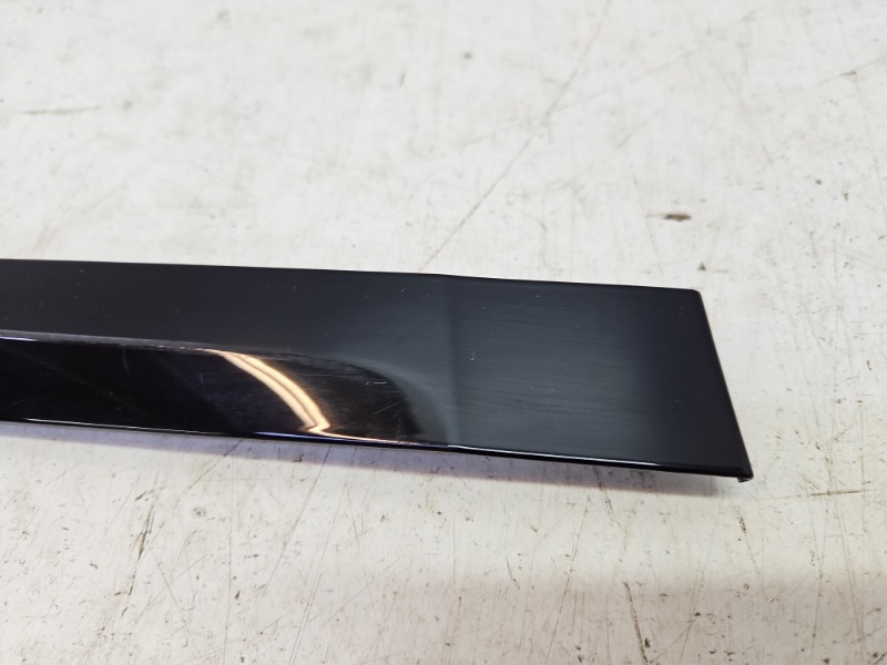 Молдинг заднего крыла правого