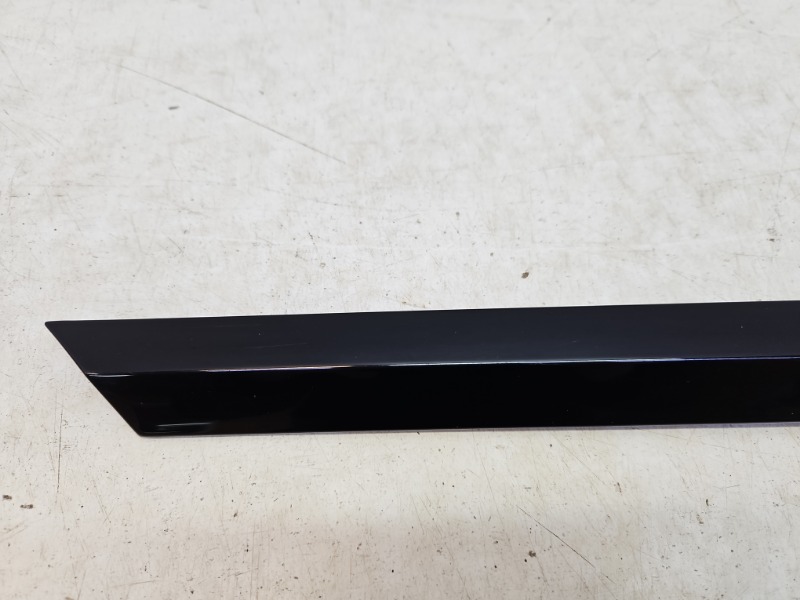 Молдинг заднего крыла правого