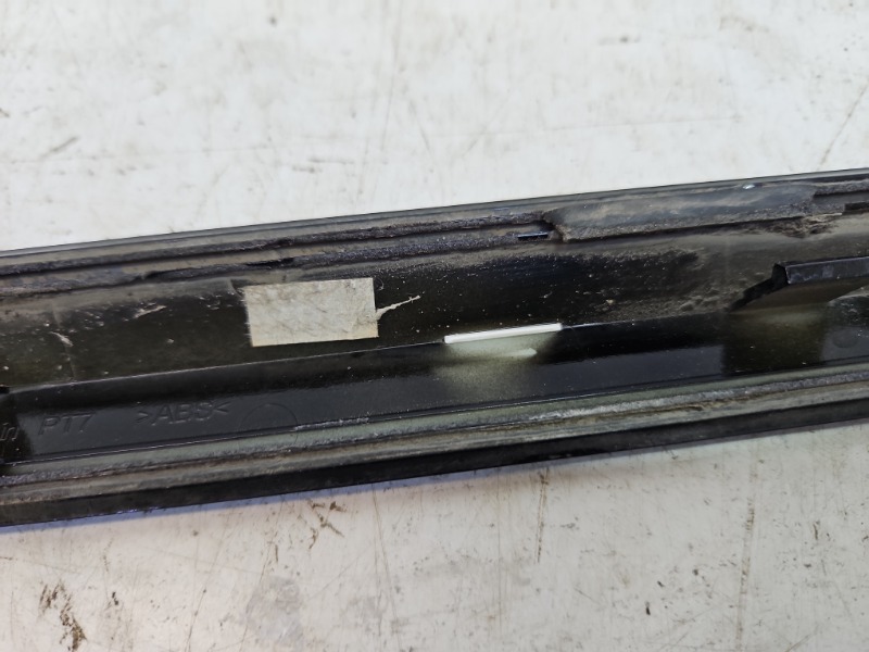 Молдинг заднего крыла правого