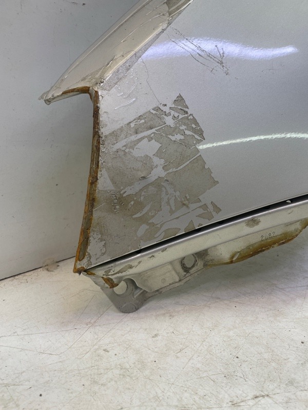 Крыло переднее правое