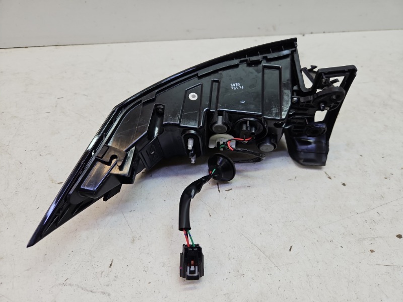 Фонарь задний левый для Uni-V 2021>