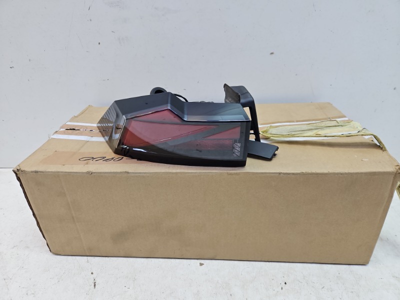 Фонарь задний левый