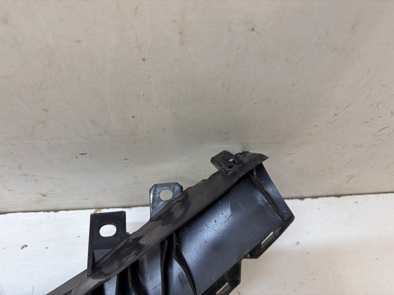 Кронштейн переднего бампера