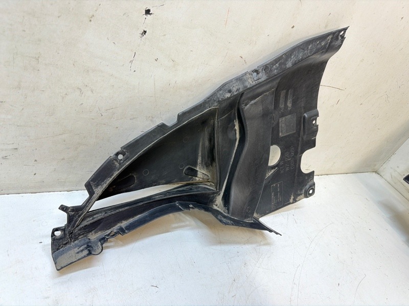 Пыльник двигателя