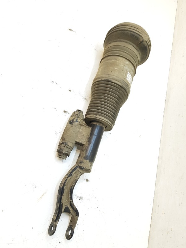 Амортизатор передний правый