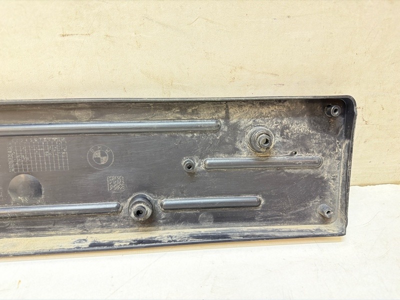 Накладка переднего бампера под номер