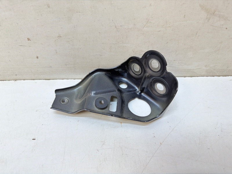 Кронштейн крепления крыла