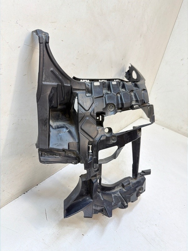 Кронштейн фары противотуманной левой