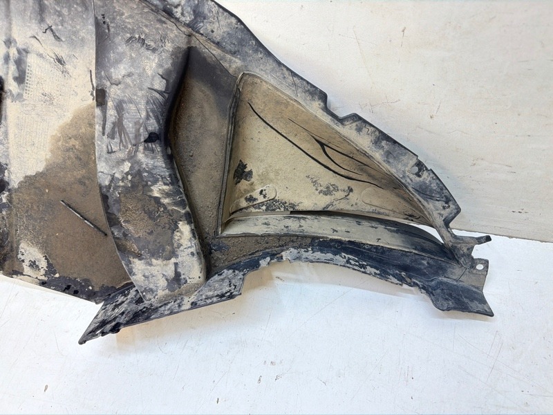 Пыльник двигателя