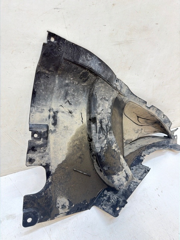 Пыльник двигателя