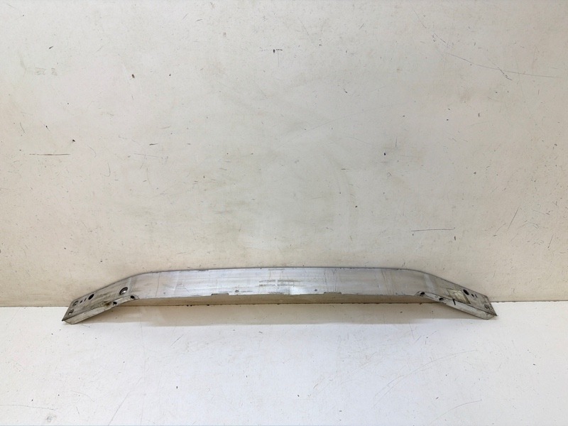 Усилитель переднего бампера