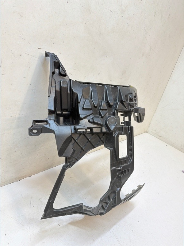 Кронштейн фары противотуманной левой