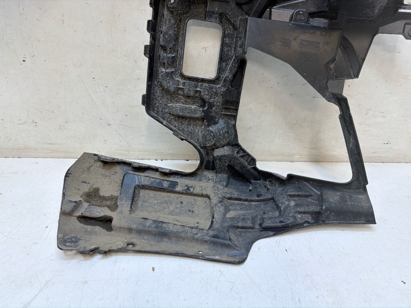 Кронштейн фары противотуманной левой