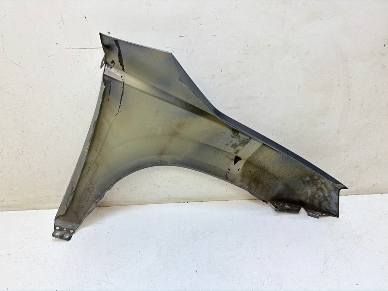 Крыло переднее левое