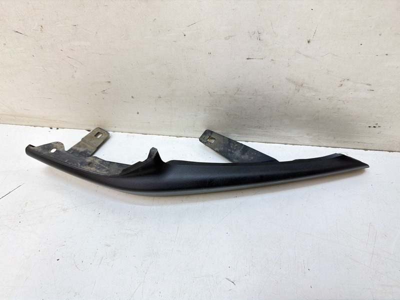 Спойлер переднего бампера правый