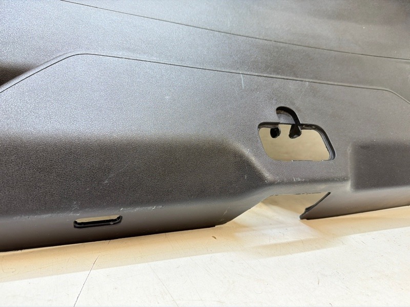 Обшивка крышки багажника