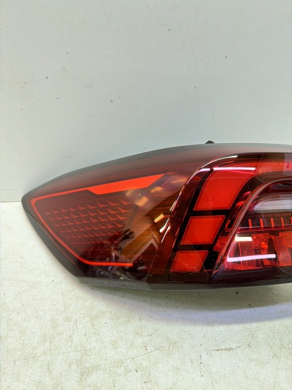 Фонарь задний левый