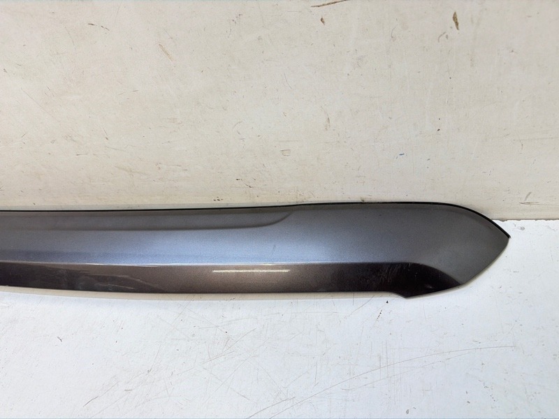 Молдинг капота