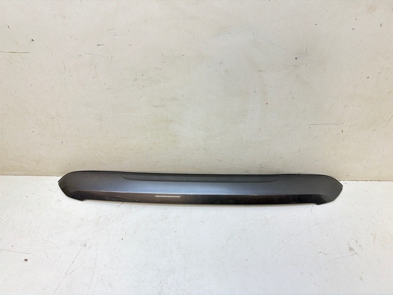 Молдинг капота