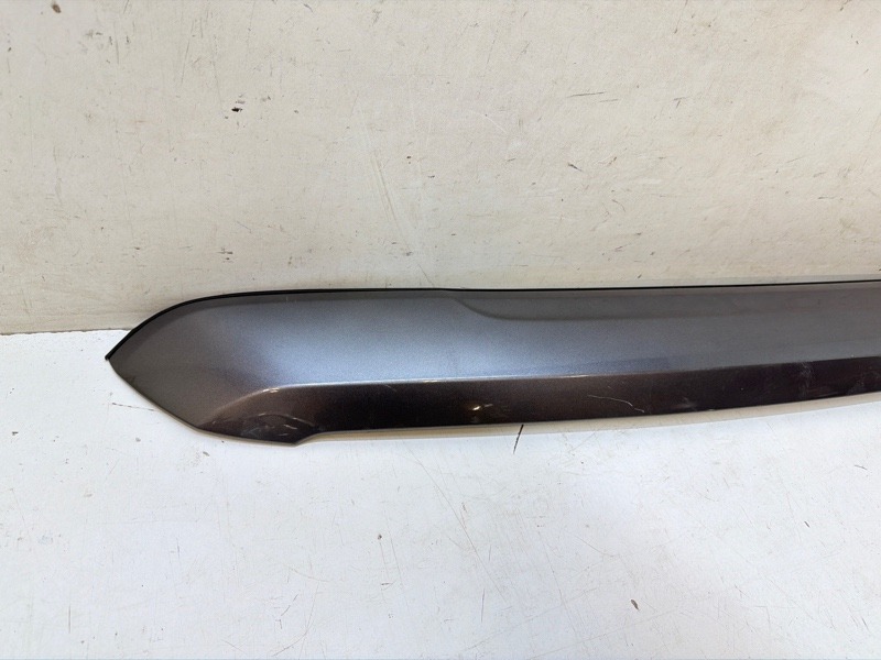 Молдинг капота