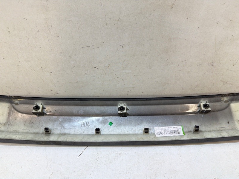 Молдинг капота